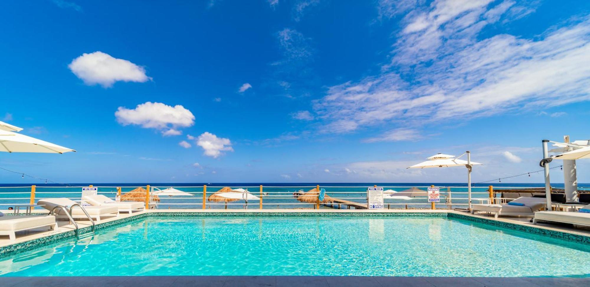 Cobalt Coast Resort West Bay Esterno foto