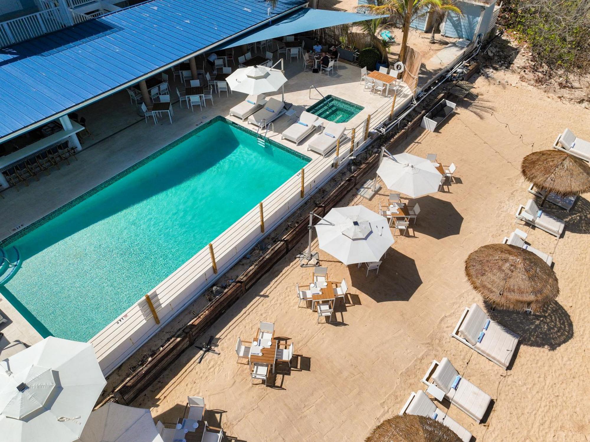 Cobalt Coast Resort West Bay Esterno foto