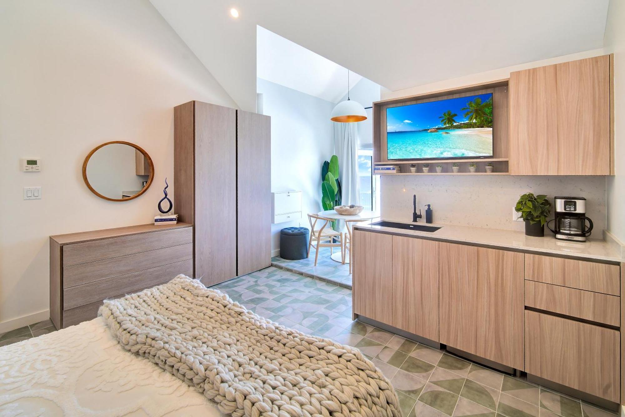 Cobalt Coast Resort West Bay Esterno foto