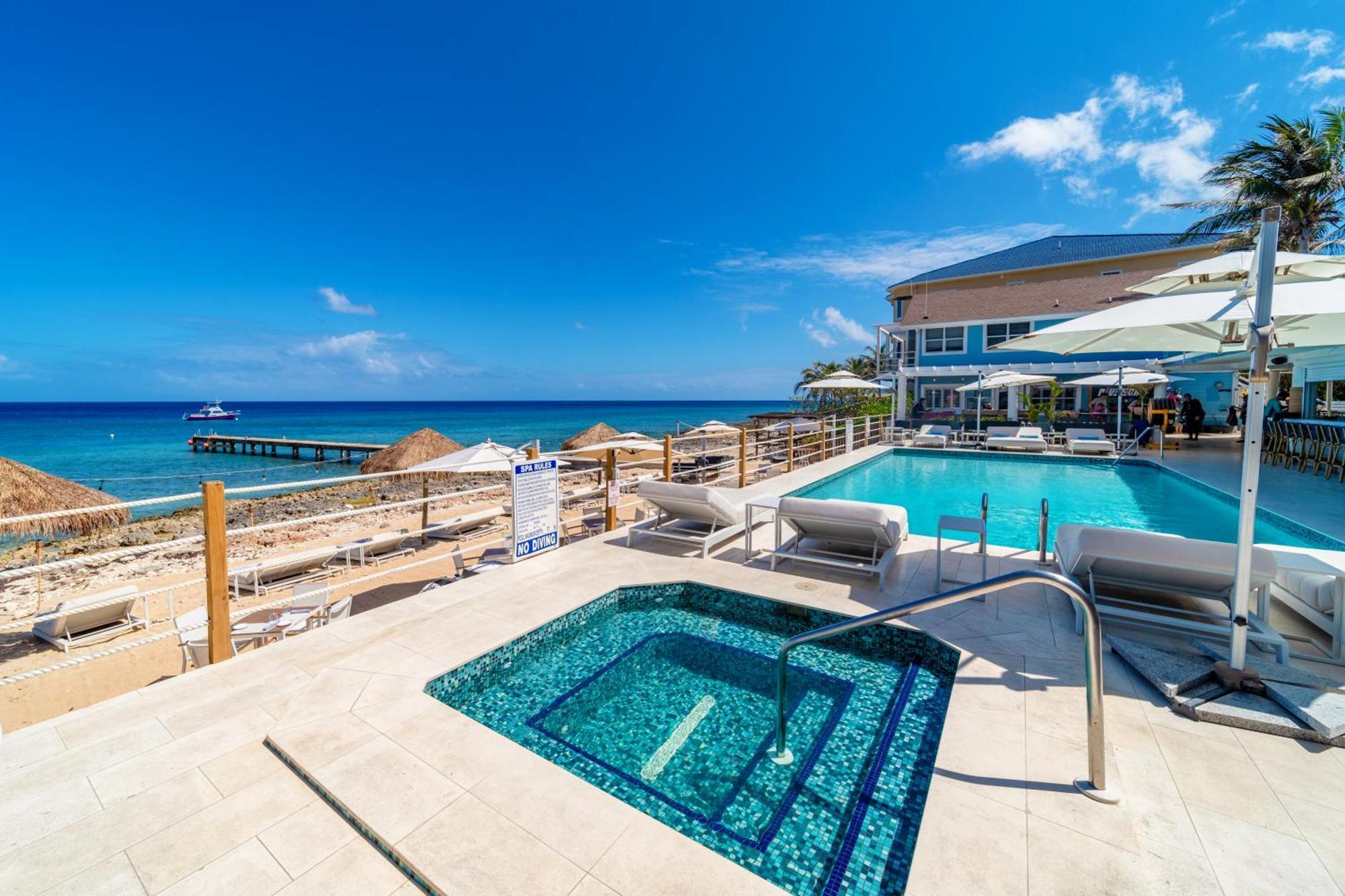 Cobalt Coast Resort West Bay Esterno foto
