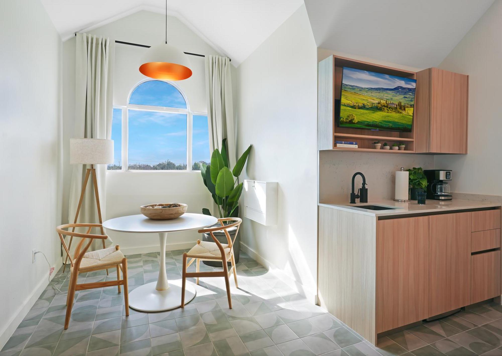 Cobalt Coast Resort West Bay Esterno foto